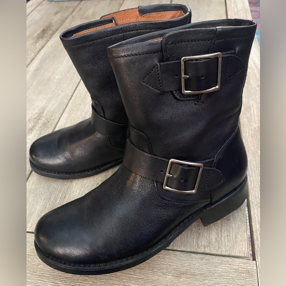 Frye Leather Vicky Engineer Moto Boot Women 6 - Picture 1 of 7